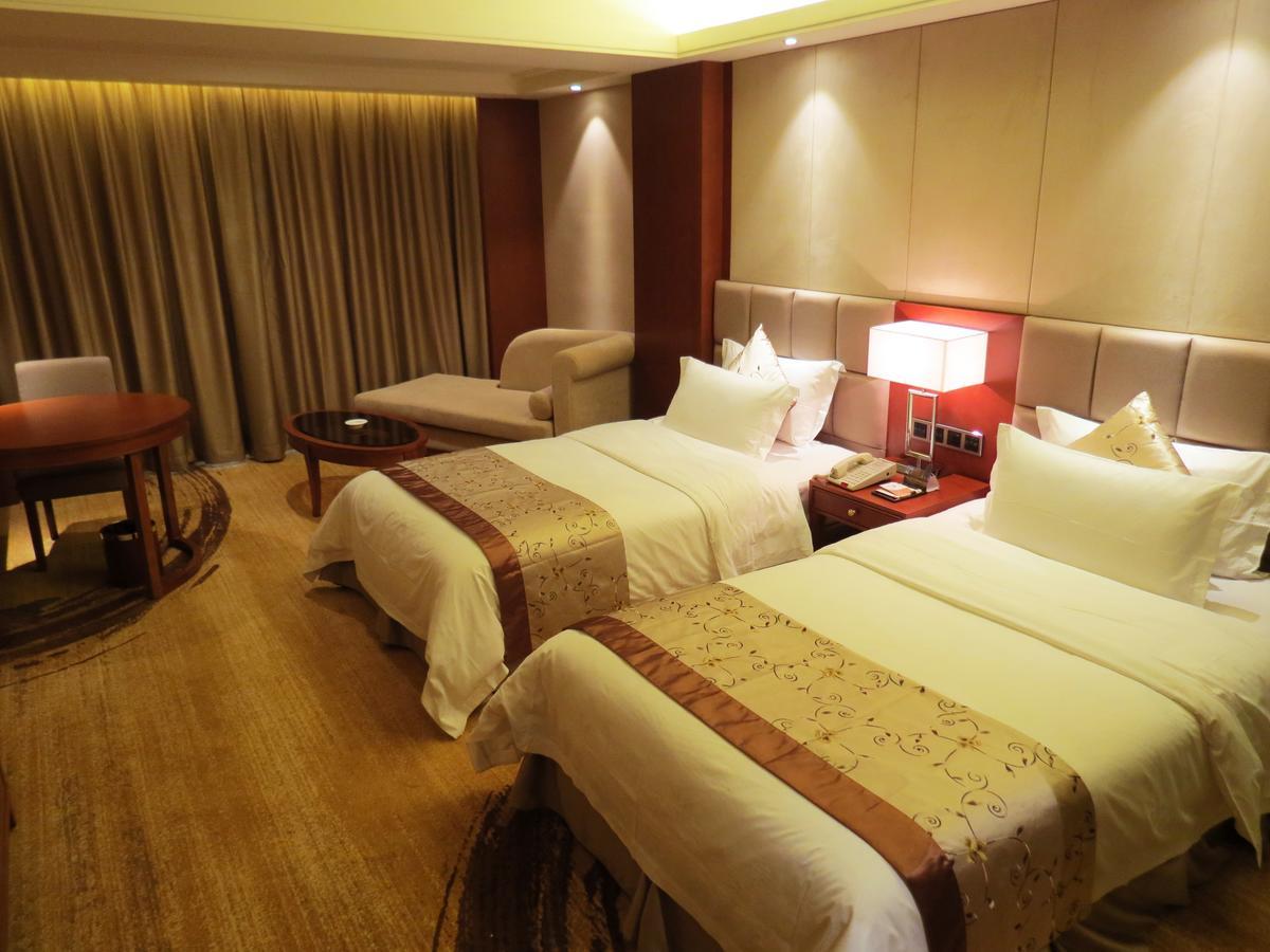 Rongjiang Hotel Jieyang Exterior foto