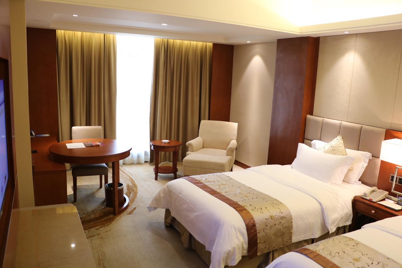 Rongjiang Hotel Jieyang Exterior foto